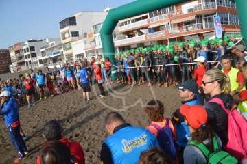 Ricardo Hernández y Raquel Aróstegui ganan con autoridad el XXVII Triatlón de Salinetas (Foto TA)